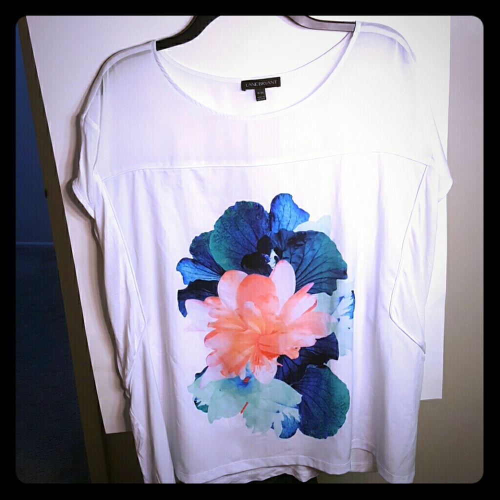 LANE BRYANTwhite blouse with floralprint size18/20